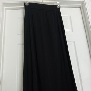 Maxi BLK skirt size m. Brand new without tags. 100 percent cotton light material